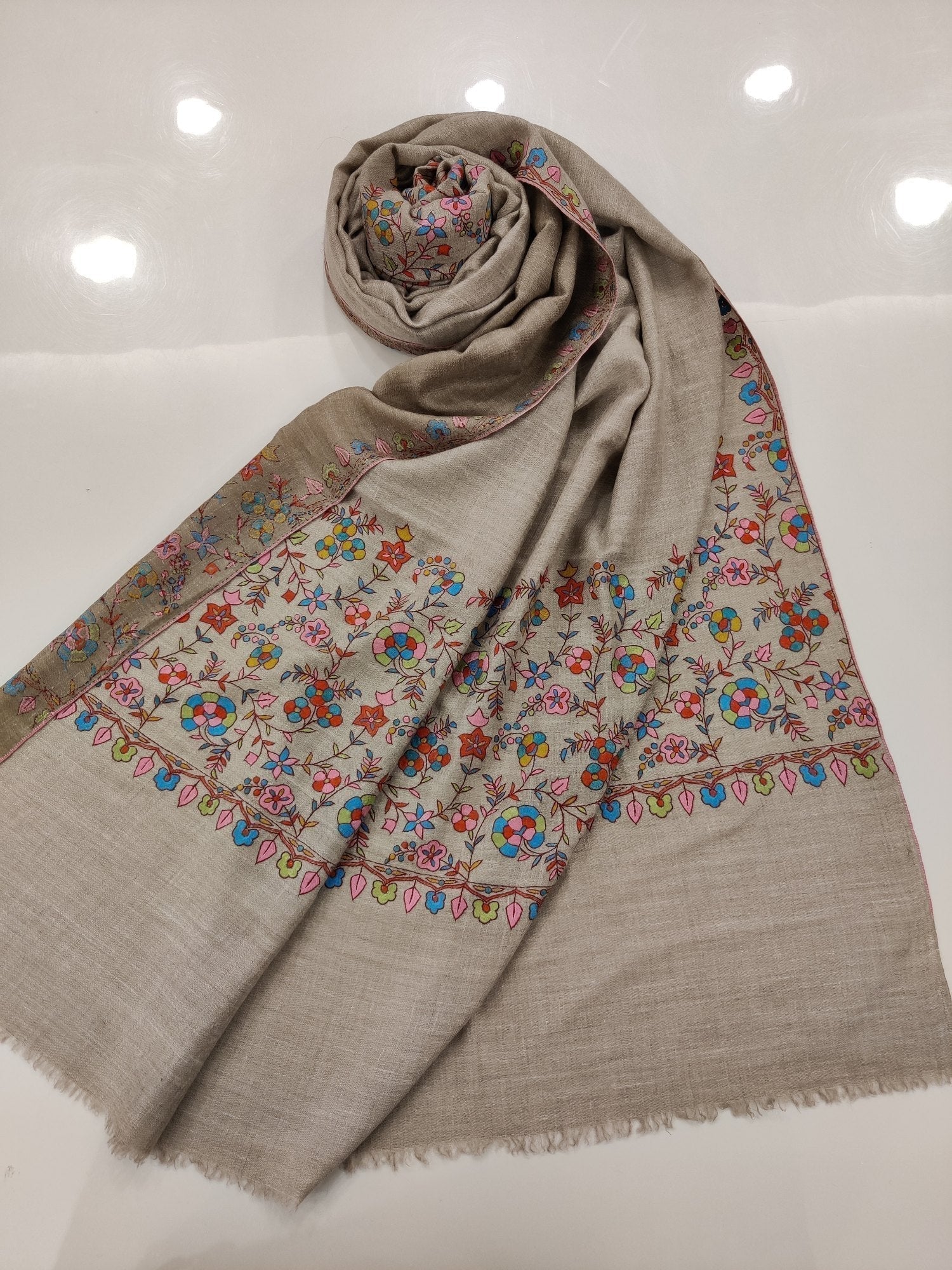 What Makes Pashmina Shawls Special? Art, Heritage & Luxury - ARTISANS KASHMIR