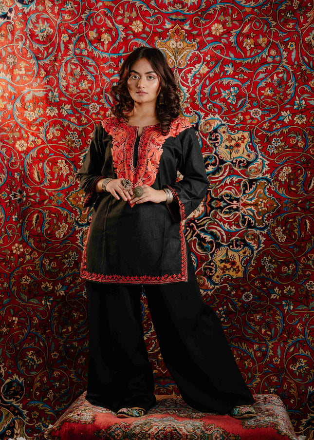 TRENDY AARI WORK KURTI BLACK WITH RED EMBRODIERY- SHORT | COTTON - ARTISANS KASHMIR