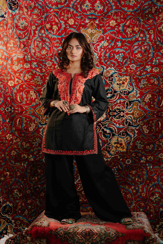 TRENDY AARI WORK KURTI BLACK WITH RED EMBRODIERY- SHORT | COTTON - ARTISANS KASHMIR