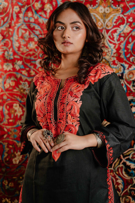 TRENDY AARI WORK KURTI BLACK WITH RED EMBRODIERY- SHORT | COTTON - ARTISANS KASHMIR