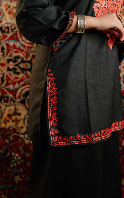 TRENDY AARI WORK KURTI BLACK WITH RED EMBRODIERY- SHORT | COTTON - ARTISANS KASHMIR