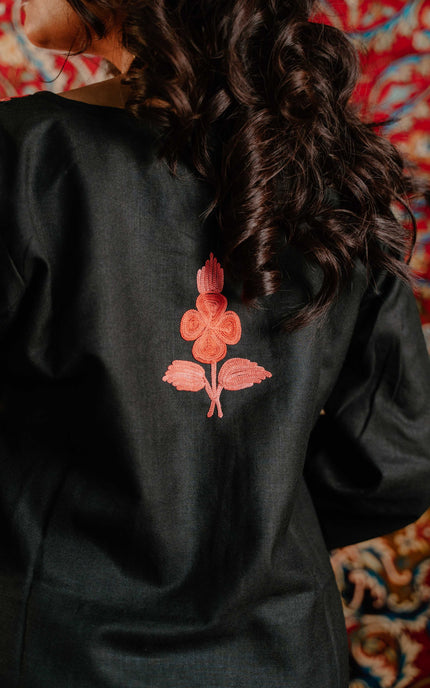 TRENDY AARI WORK KURTI BLACK WITH RED EMBRODIERY- SHORT | COTTON - ARTISANS KASHMIR