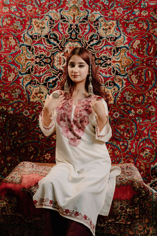 KASHMIRI WHITE AARI WORK COTTON KURTI - WHITE | LONG - ARTISANS KASHMIR