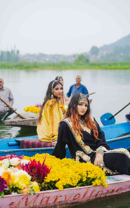 KASHMIRI RED AARI WORK PHERAN - BLACK | ABSHAR - ARTISANS KASHMIR