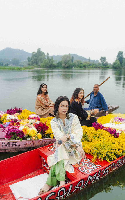 KASHMIRI AARI WORK PHERAN -  OFF WHITE - ARTISANS KASHMIR