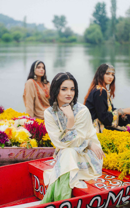 KASHMIRI AARI WORK PHERAN -  OFF WHITE - ARTISANS KASHMIR